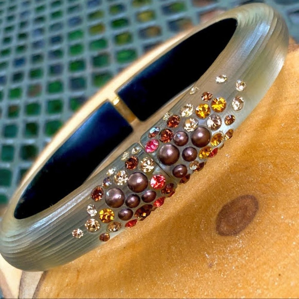 Alexis Bittar bangle bracelet Swarovski Crystal Pearl Oval hinged Lucite - Picture 1 of 7